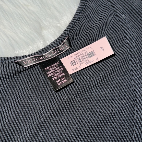 🆕 Victoria’s Secret long sleeve crop crossover top size Small - Picture 8 of 8